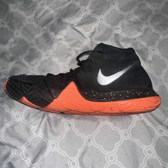 Nike Kyrie 4 Men’s 11.5 Basketball Shoes Black Silver Orange 943806-010 main image 9